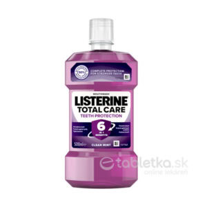 Fľaša 500 ml Listerine Total Care Teeth Protection ústna voda s fialovou tekutinou, príchuť clean mint, poskytuje šesť výhod.