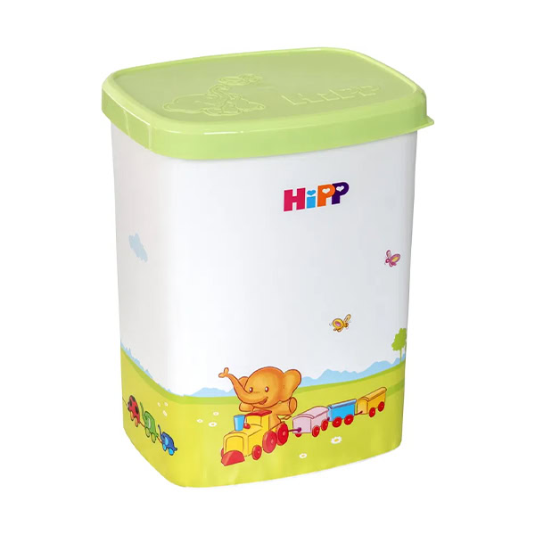 HiPP Milkbox dóza na mlieko HiPP Milkbox dóza na mlieko: Hranatá plastová nádoba so zeleným viečkom, obrázok slona vo vláčiku s motýľmi, nad tým logo HiPP.