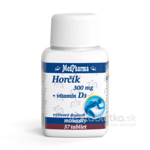Biela fľaša s nápisom MedPharma HORČÍK 300mg+VIT. D, obsahuje 37 tabliet, minerálny doplnok stravy s vitamínom D.