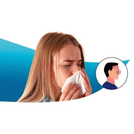 Žena si prikrýva nos a ústa vreckovkou, v grafike je znázornená bolesť dutín a upchatý nos na hlave osoby, s čím by pomohlo napríklad dekongestívum fenylefrín.
