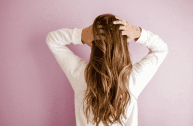 Co moze pomoct na lupienku vo vlasoch