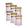 Šesť balení Kendamil Premium 1, 6x800g, počiatočná dojčenská výživa od narodenia, usporiadaných v dvoch radoch na bielom pozadí.
