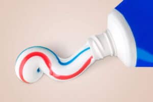 zubna pasta bez fluoru