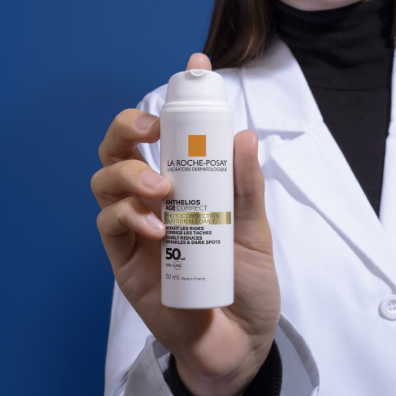 LA ROCHE-POSAY ANTHELIOS Age Correct fotokorekčný krém SPF 50 mal v testoch dobré hodnotenia