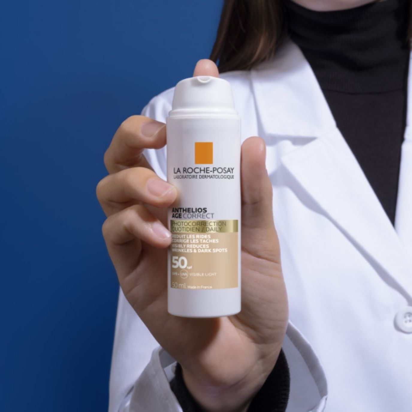 LA ROCHE-POSAY ANTHELIOS Age Correct fotokorekčný krém SPF 50 mal v testoch dobré hodnotenia
