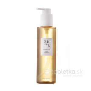 Priehľadná fľaša s bielou pumpičkou obsahuje Beauty of Joseon Ginseng čistiaci olej 210 ml, štítok je v kórejčine.