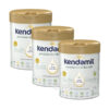 Tri dózy Kendamil Premium 3 HMO+ (3x800g) pre deti od 12 mesiacov so zlatými viečkami, viditeľné britské značenie.