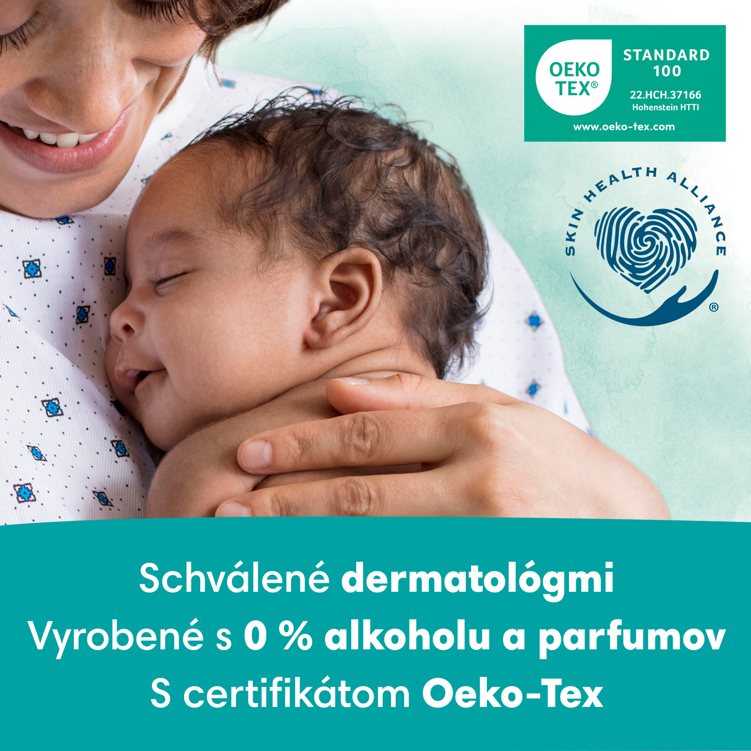 Rodič drží dieťa. Pampers vlhčené obrúsky Harmonie New Baby 4x46ks sú bez alkoholu a parfému, dermatologicky testované.